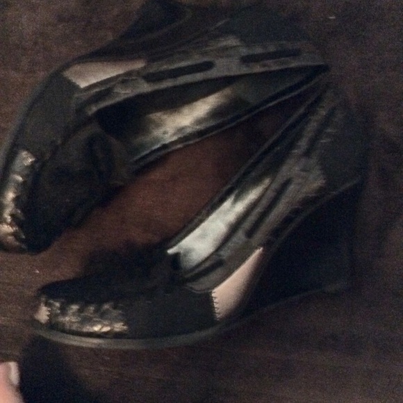 Shoes - Picture 3 of 5